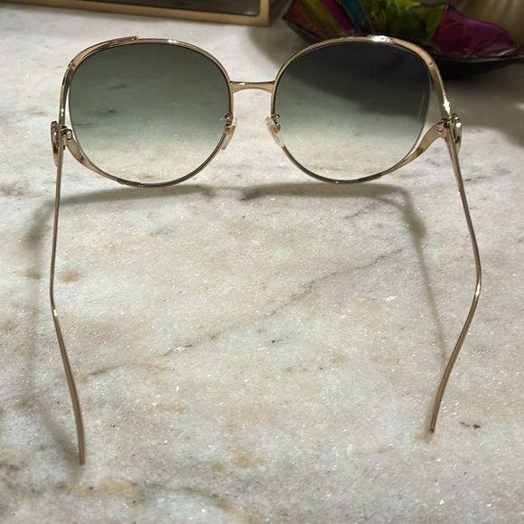 Gucci sunglasses GG0225S - Picture 14 of 17